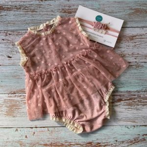 conjunto 12 meses de tul bordado en rosa maquillje