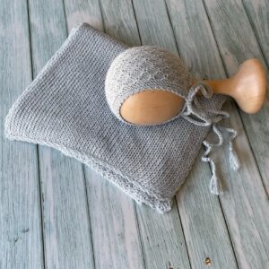 pack gorro y wrap hecho a mano en color celeste