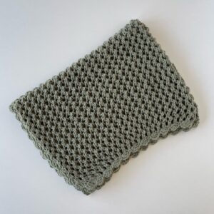 manta de apoyo newborn en algodón color verde caqui